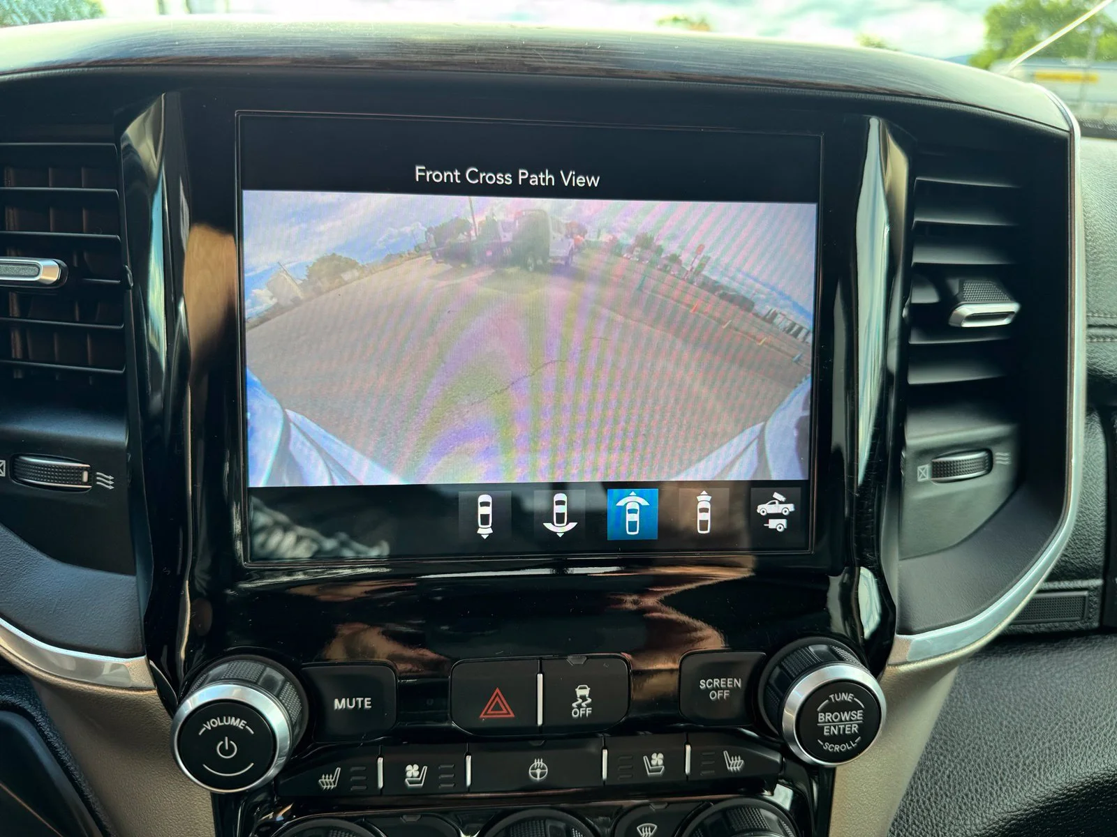Used 2020 Black Ram Laramie image 27