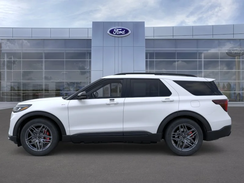 New 2026 Star White Metallic Tri-Coat Ford ST-Line image 49