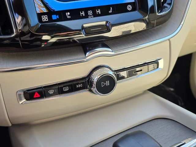 2023 Volvo XC60 Plus - Photo 32