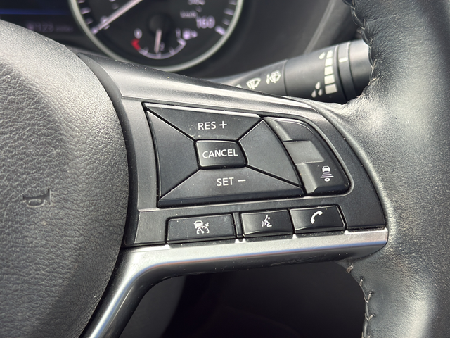 Used 2023 White Nissan SV image 20