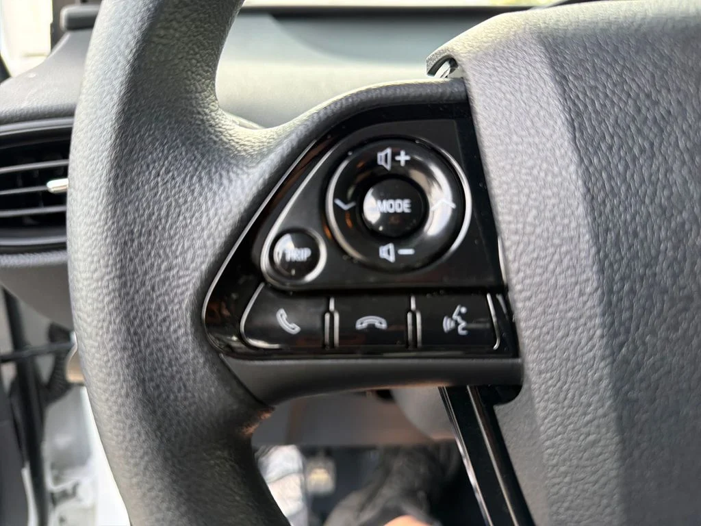 2021 Toyota Prius LE - Photo 19