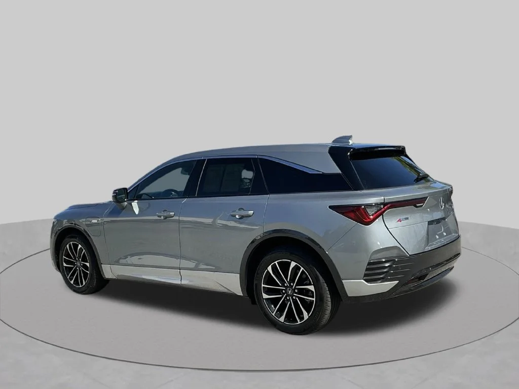 Used 2024  Acura Base image 8