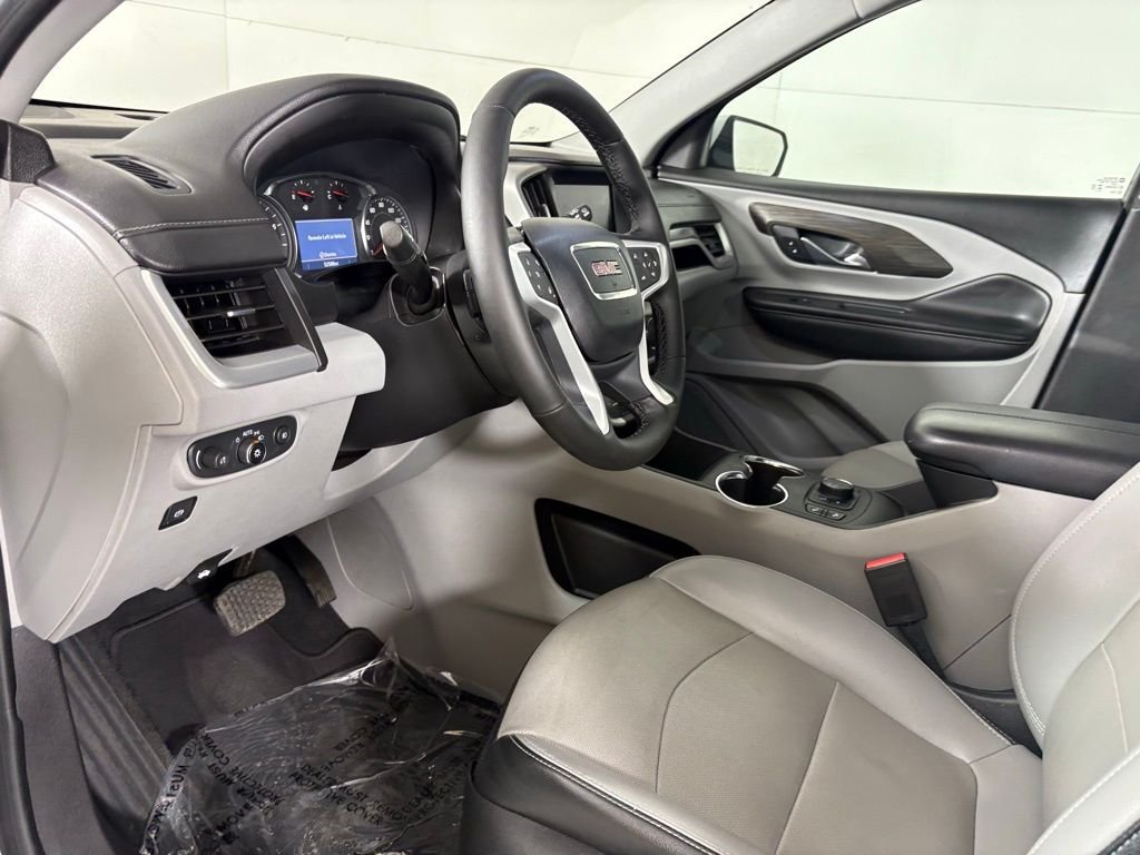 Used 2024 White GMC SLT image 25