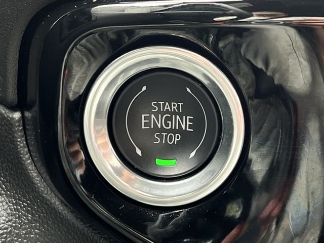 Used 2025 White Chevrolet LT image 24