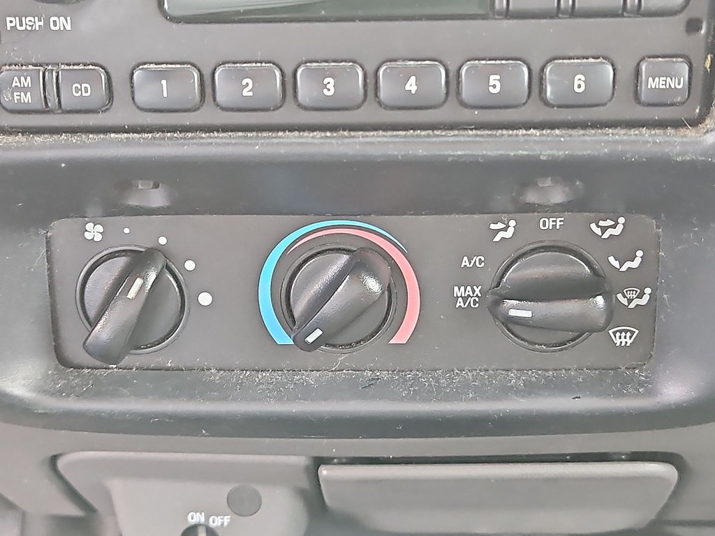 Used 2002  Ford Edge image 21