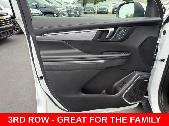 2025 Buick Enclave Preferred - Photo 12