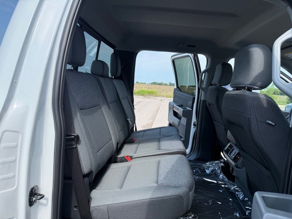New 2026 Oxford White Ford XLT image 19