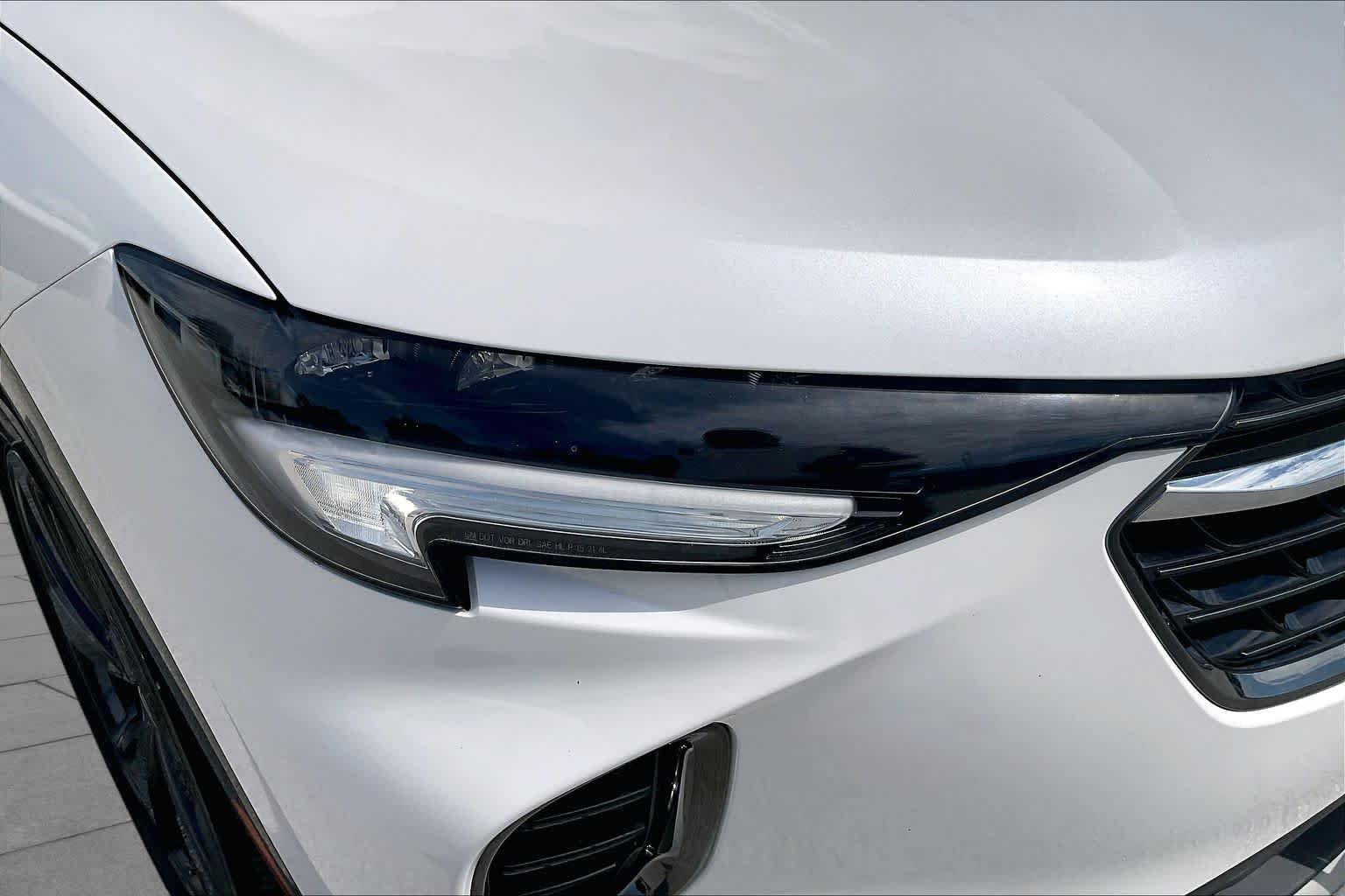 Used 2023 White Frost Tricoat Buick Essence image 54