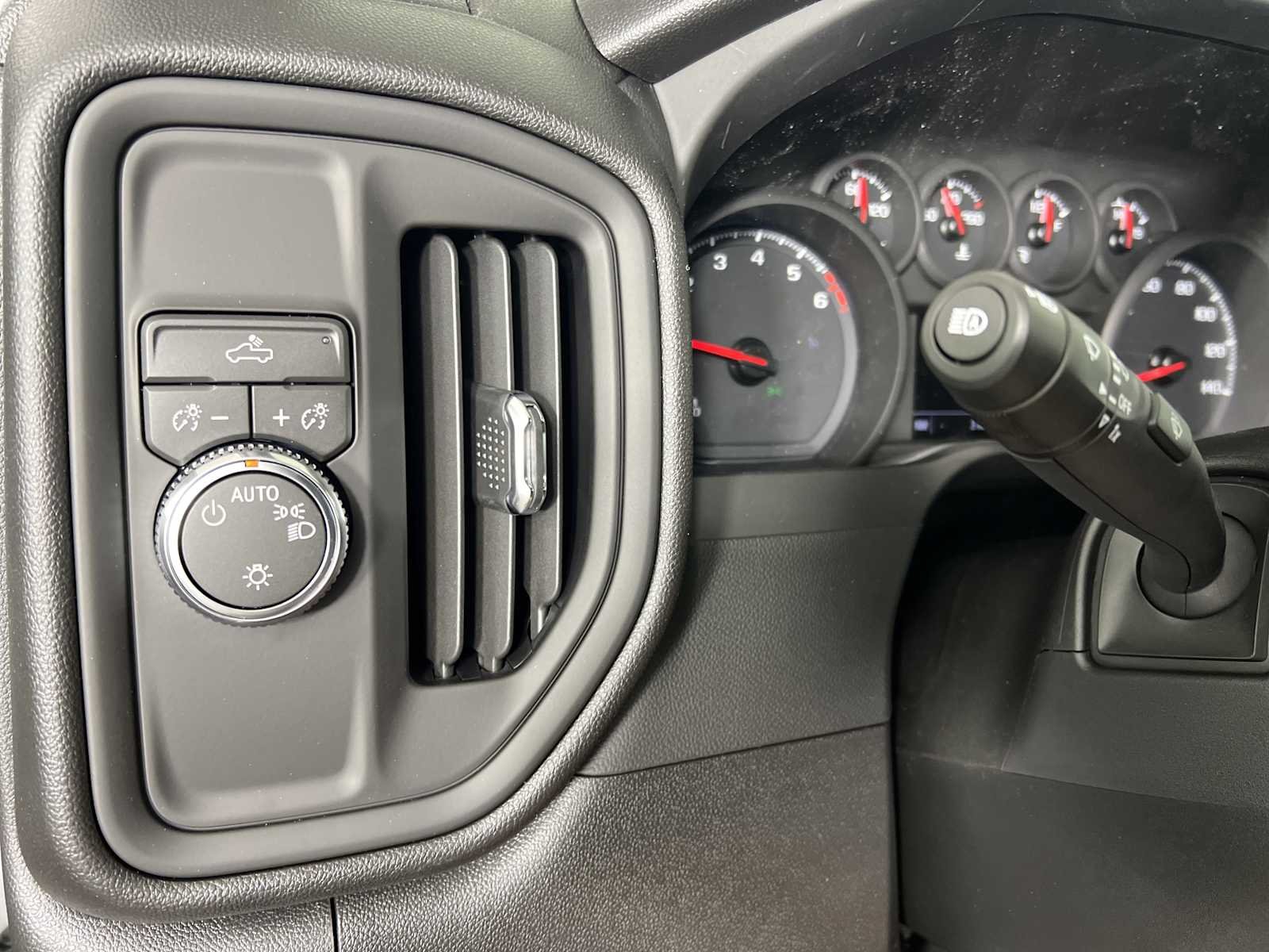 New 2026 Summit White GMC Pro image 25