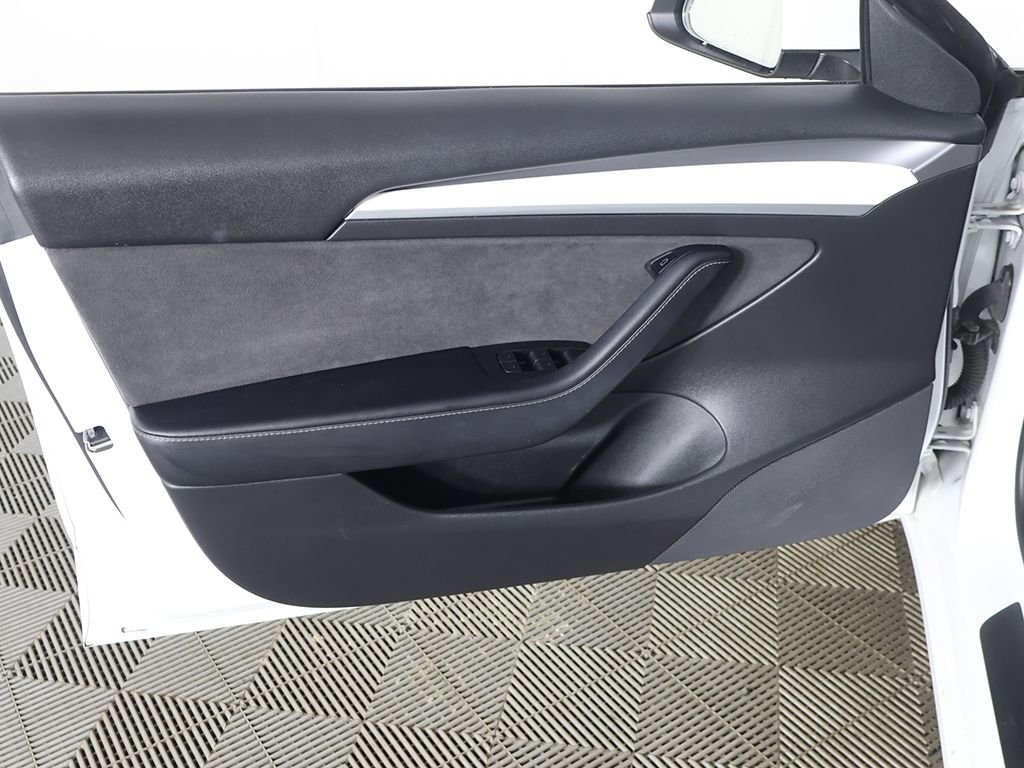 Used 2022 White Tesla Long Range image 23