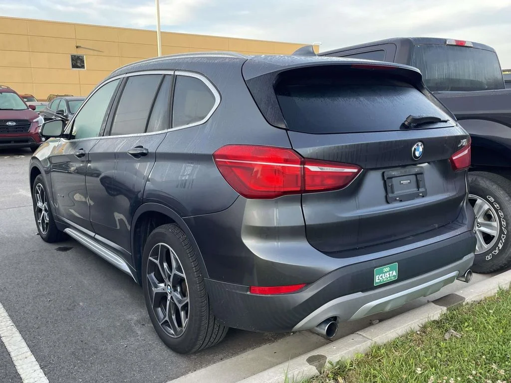 Used 2018 Mineral Gray Metallic BMW xDrive28i image 3