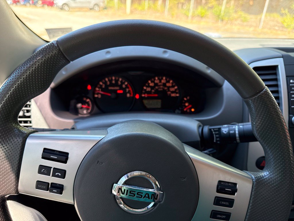 Used 2019 White Nissan S image 11