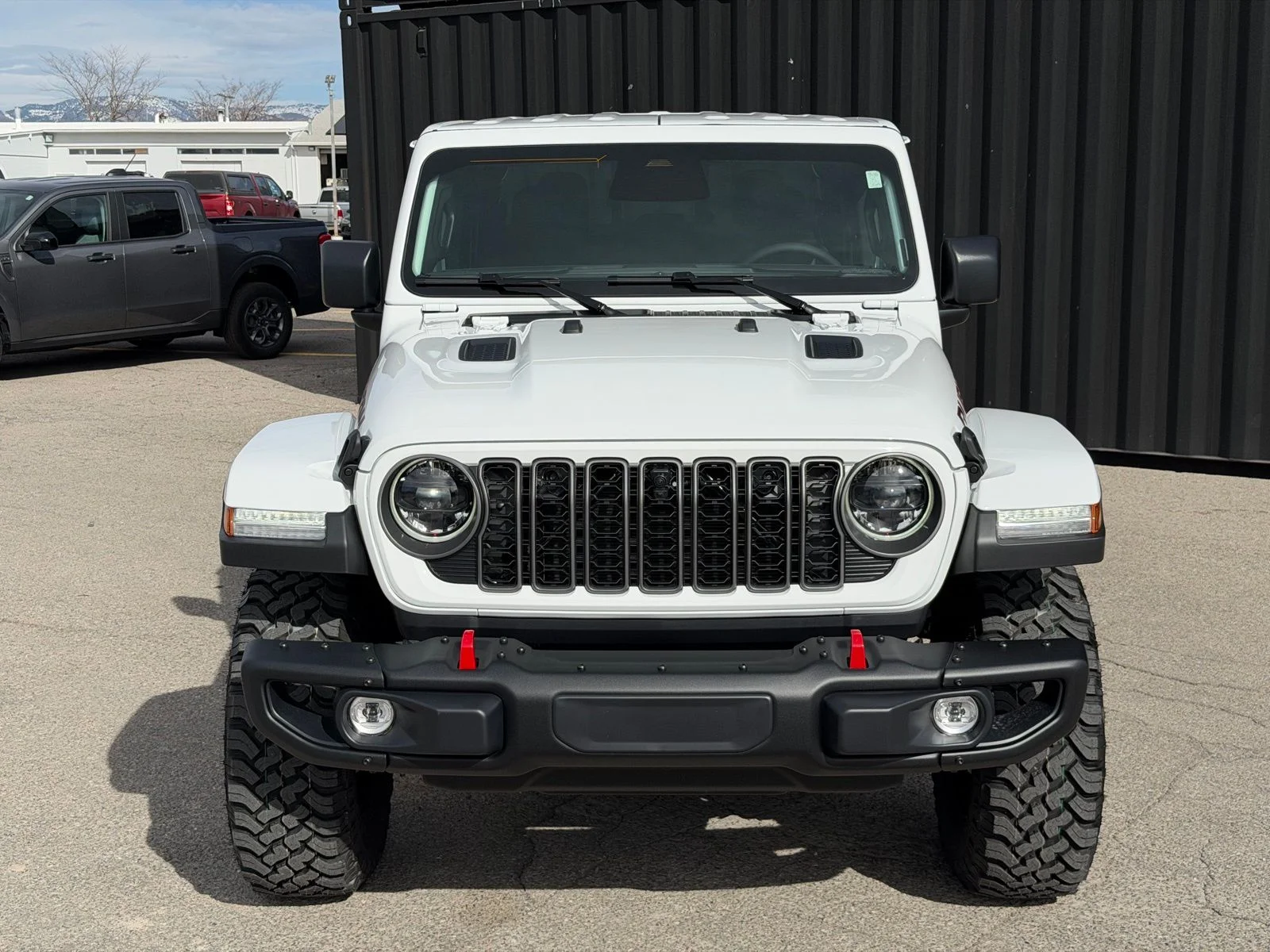 New 2026 Bright White Clear-Coat Exterior Paint Jeep Rubicon X image 3