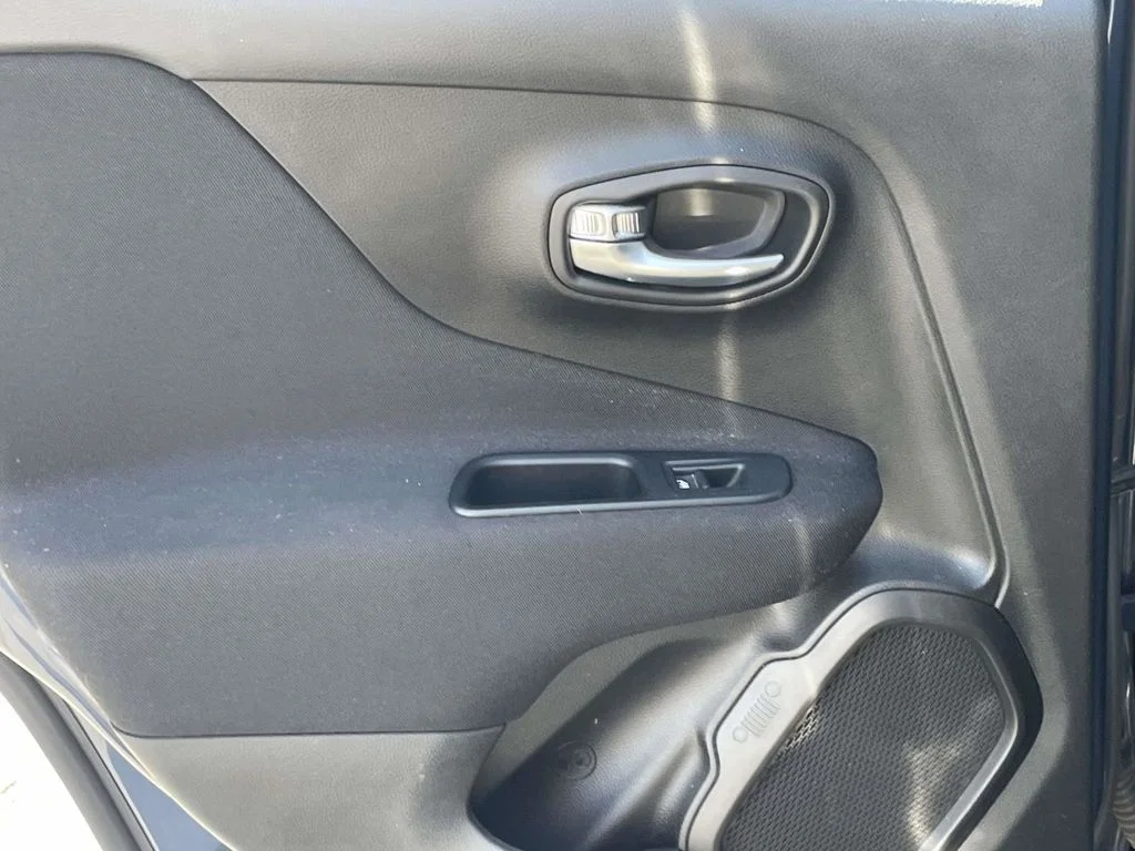 Used 2020 Blue Jeep Latitude image 20
