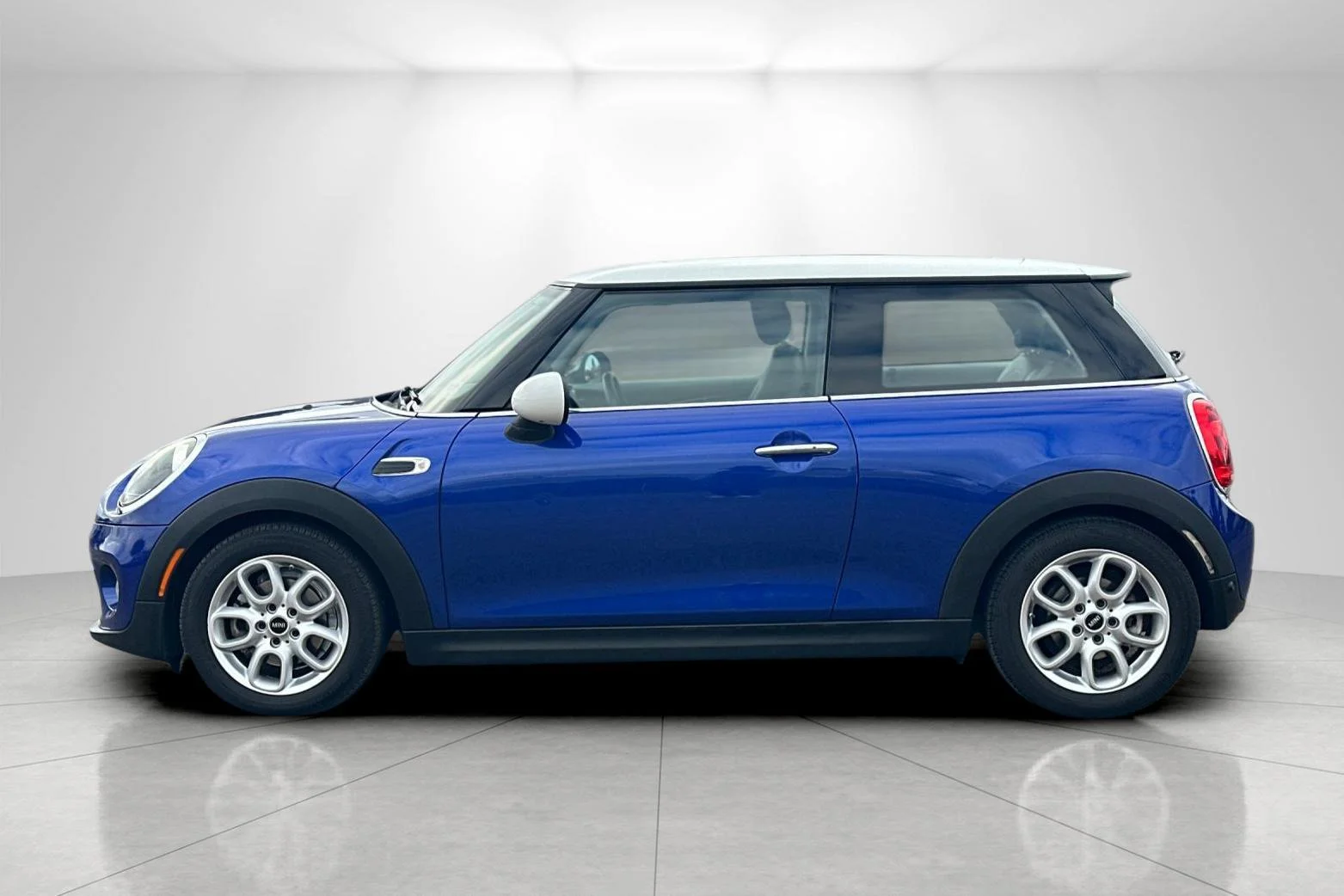 Used 2019 Blue Metallic MINI Classic image 6