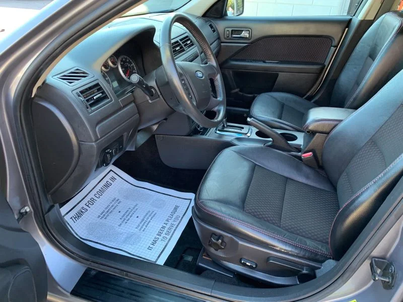 Used 2007 Gray Ford SE Sedan 4D image 23