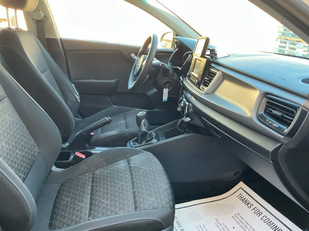 Used 2018 Silver Kia LX image 24