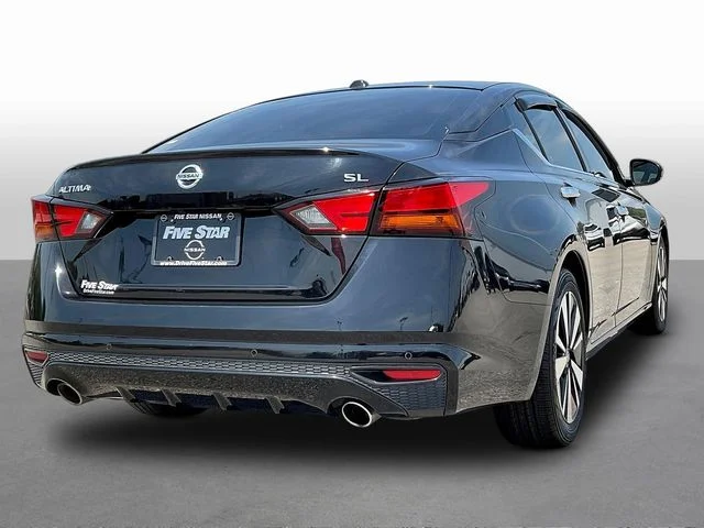 Used 2019 Black Nissan 2.5 SL image 7