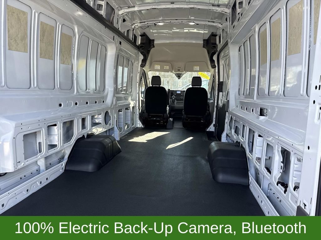 Used 2022 White Ford Base image 7