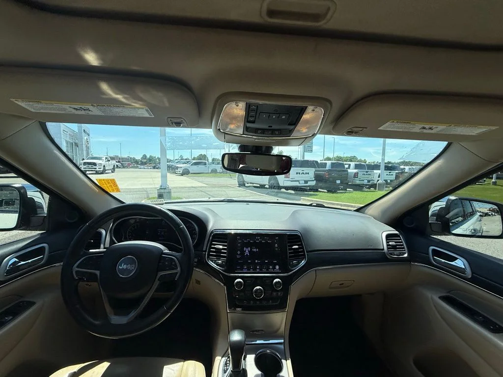 Used 2021 White Jeep Limited image 9