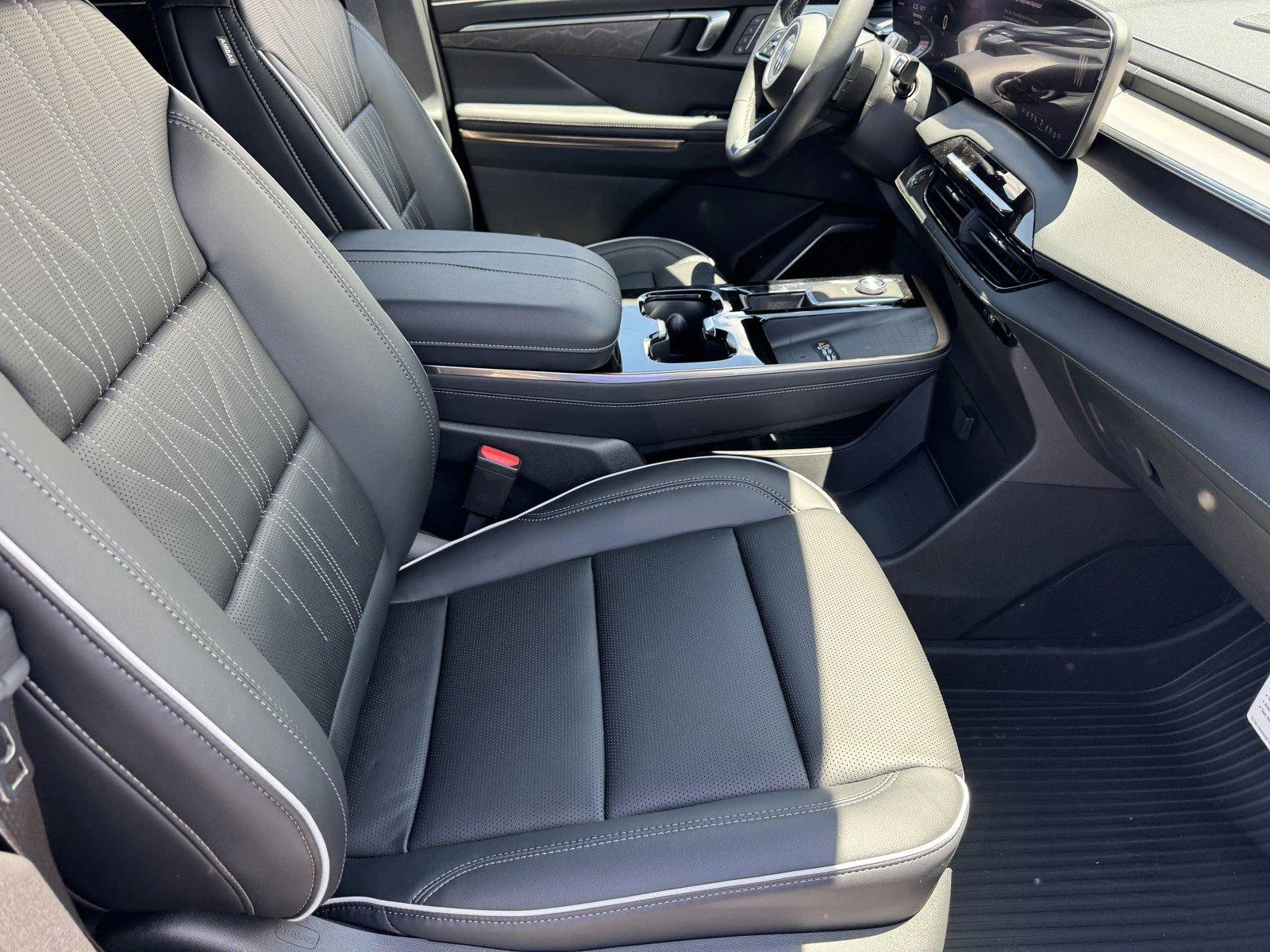 New 2026 Ebony Twilight Metallic Buick Avenir image 8