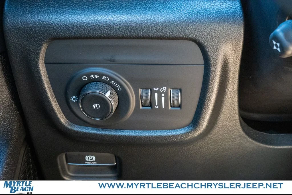 Certified Used 2025 Silver Zynith Jeep Limited image 31