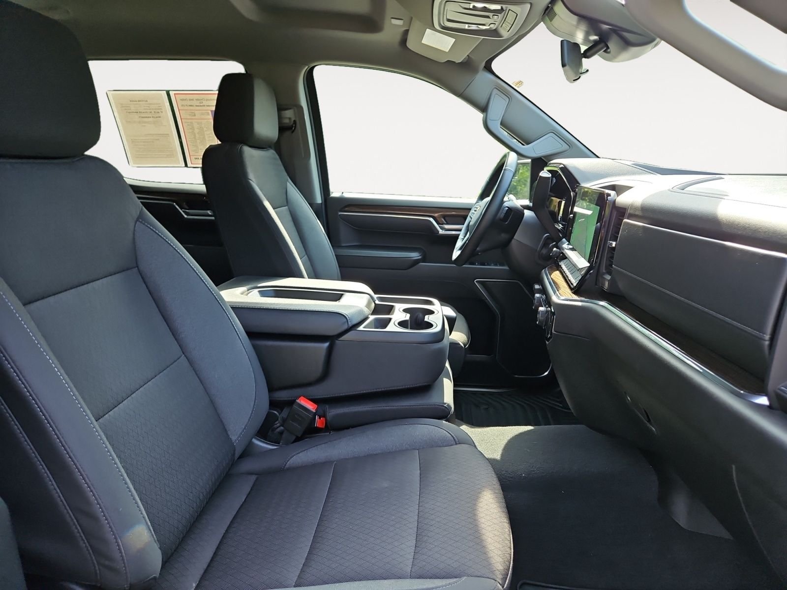 2025 Chevrolet Silverado 1500 LT - Photo 15