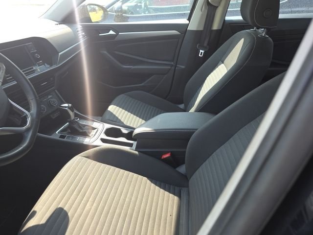 Used 2024  Volkswagen 1.5T S image 9