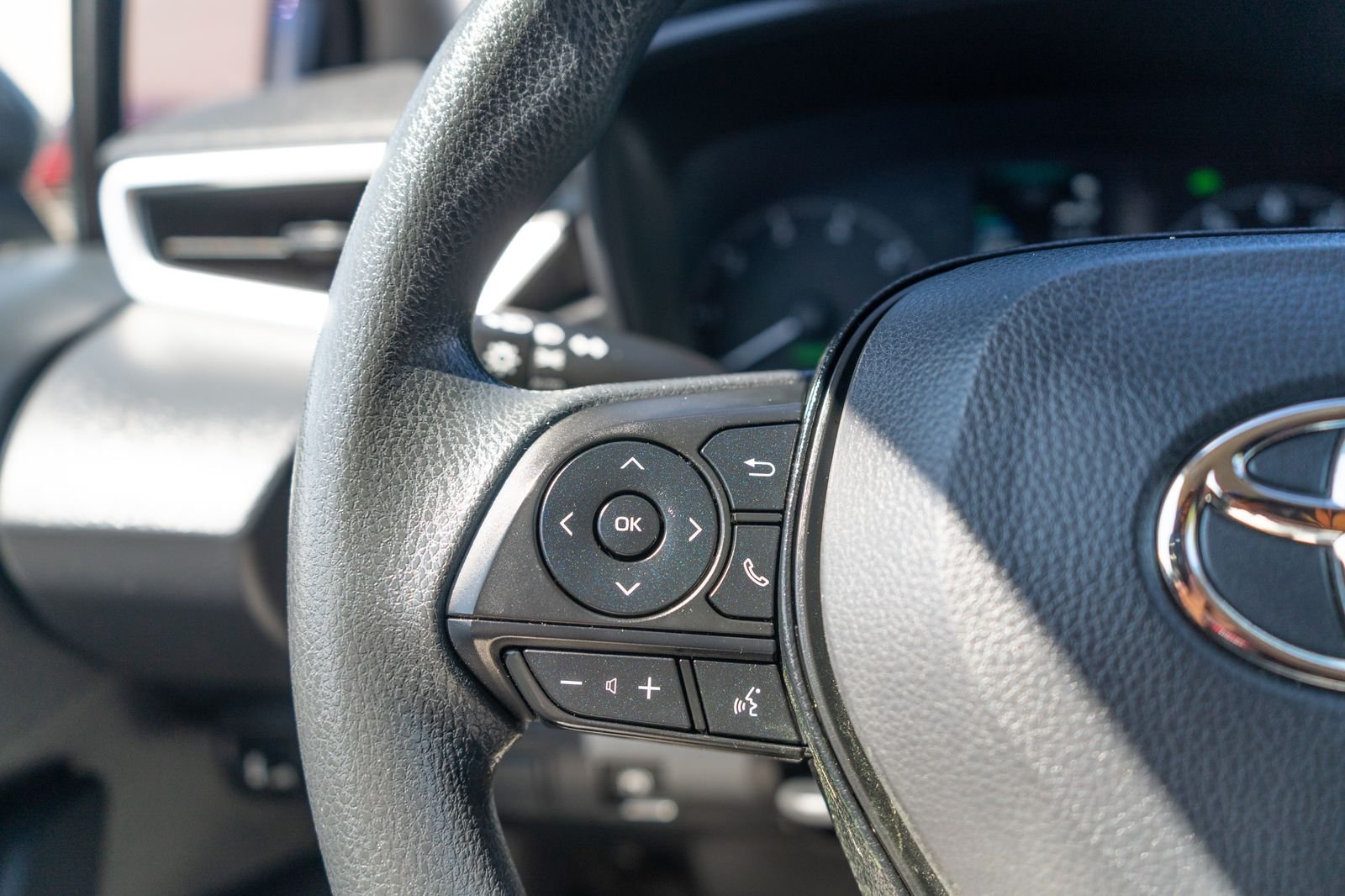 Certified Used 2025 Celestite Toyota LE image 28