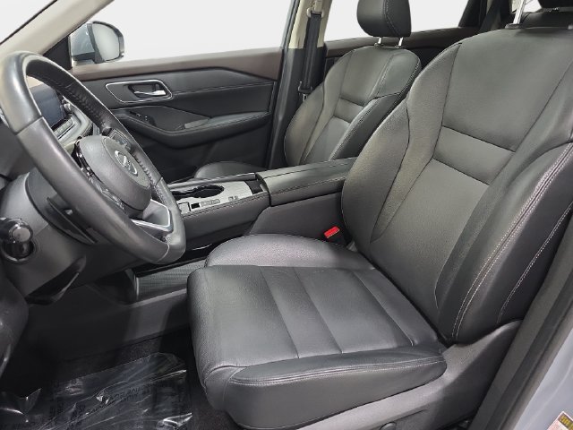 Used 2021 Gray Nissan SL image 13