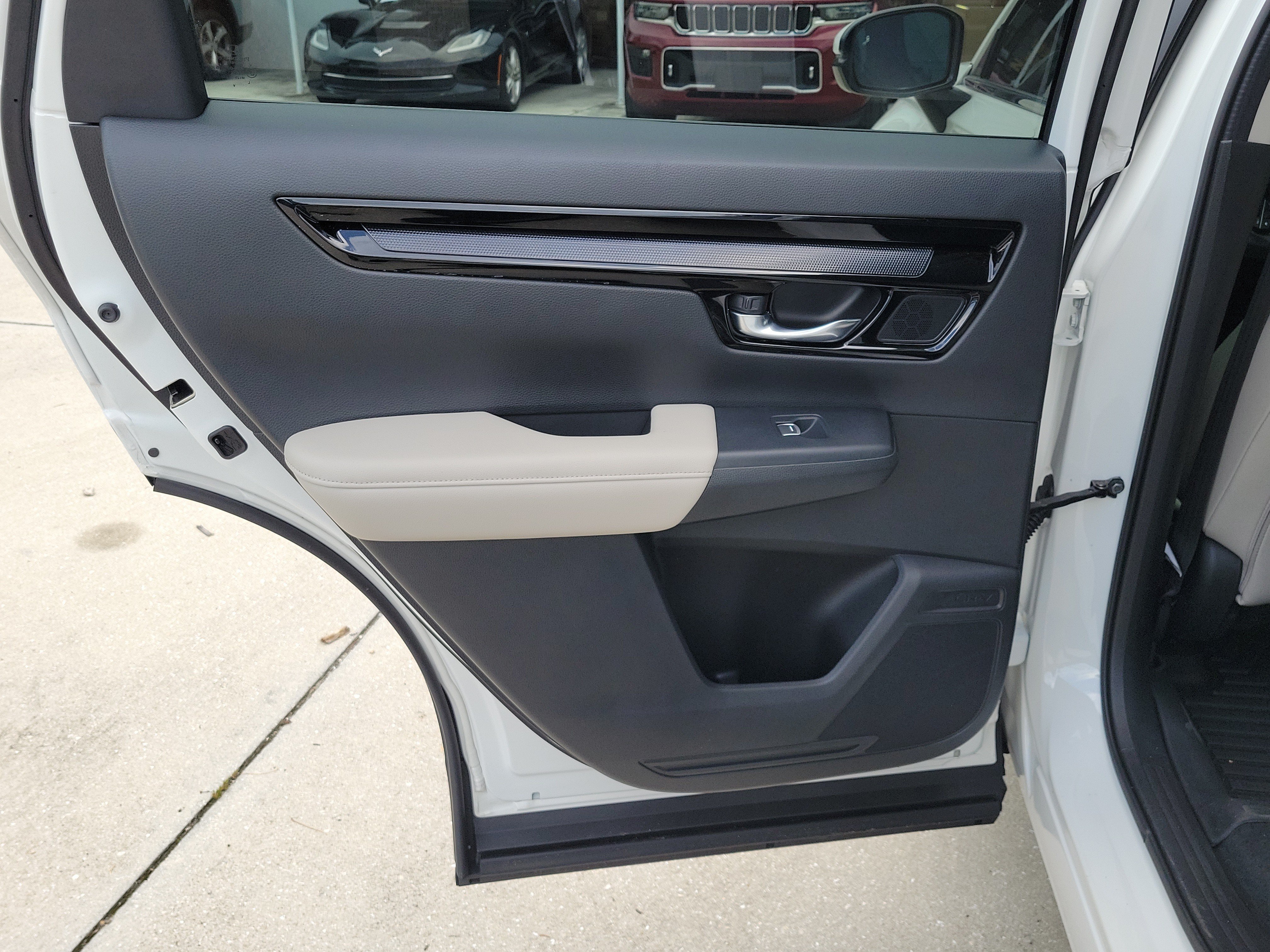 Used 2025 Sparkle Silver Honda EX-L image 12