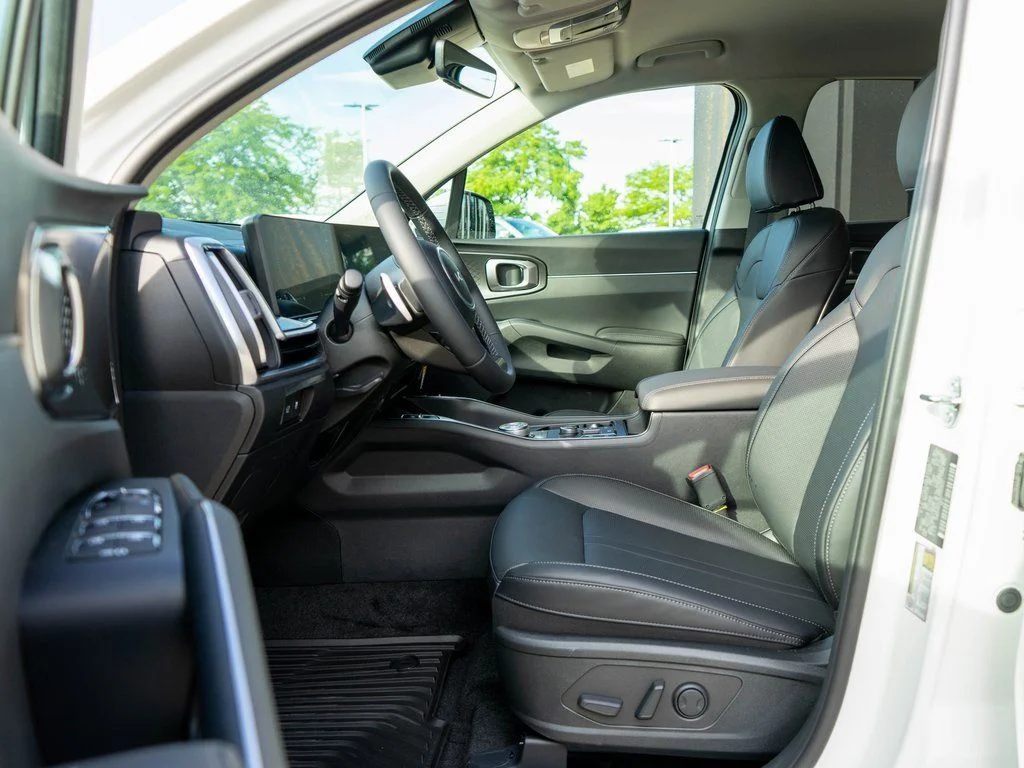 2025 Kia Sorento EX Hybrid - Photo 11