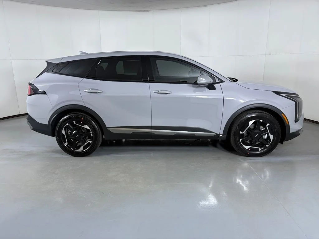 New 2027 Wolf Gray Kia S image 9