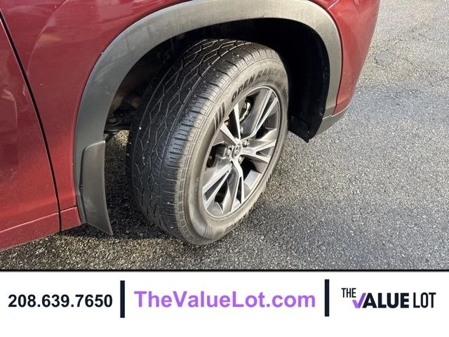 Used 2017 Red Toyota LE Plus image 11