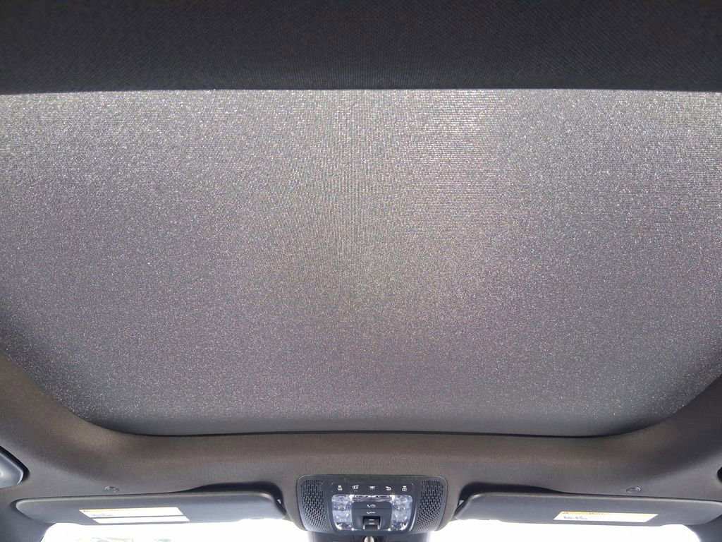 New 2026 Polar White Mercedes-Benz GLB 250 image 48