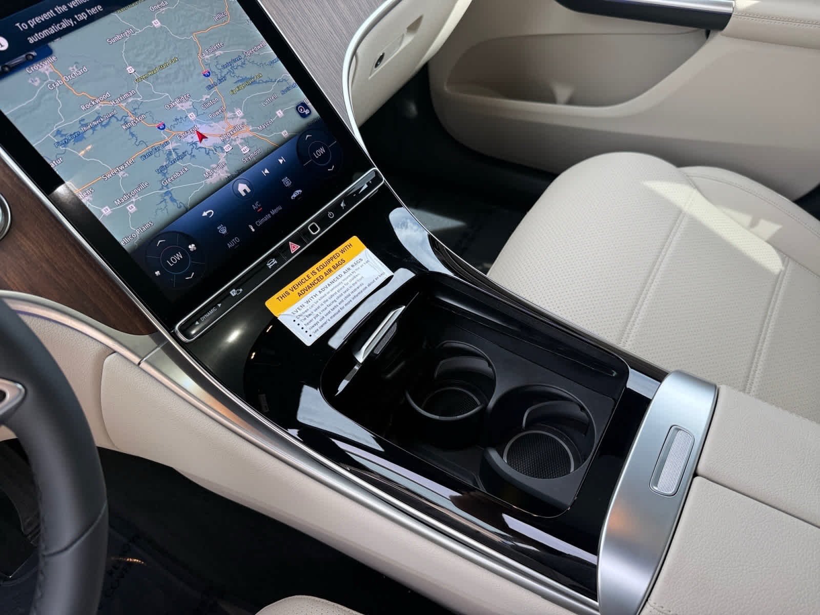 New 2026 Polar White Mercedes-Benz GLC 300 image 22