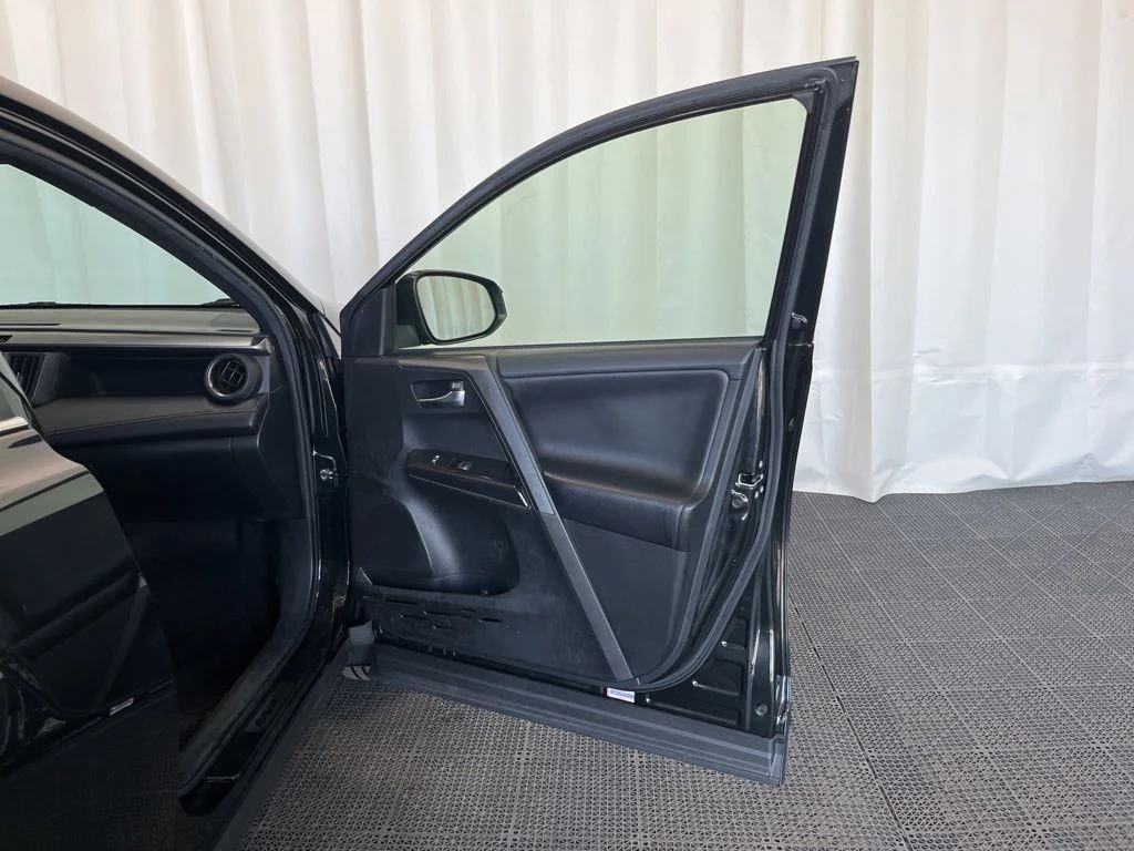 Used 2018 Black Toyota SE image 20