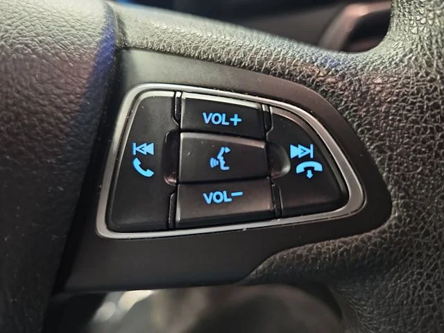 Used 2021 Gray Ford SE image 17