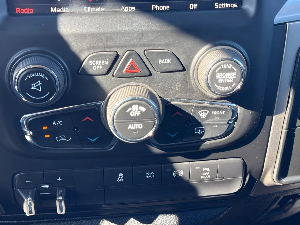 Used 2018 White Ram SLT image 17