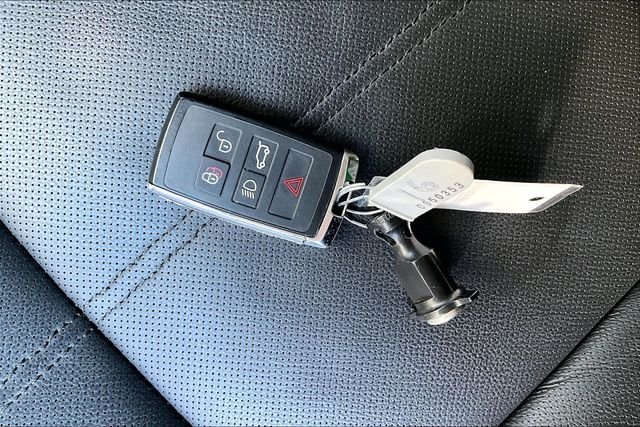 Used 2026  Land Rover S image 11
