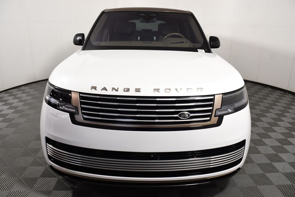 Used 2023 Icy White SV Bespoke Special Effect Gloss Land Rover SV image 10