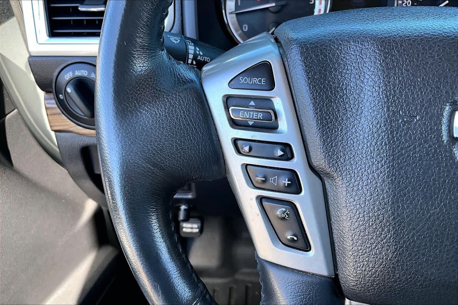 Used 2017 Brilliant Silver Nissan SL image 21