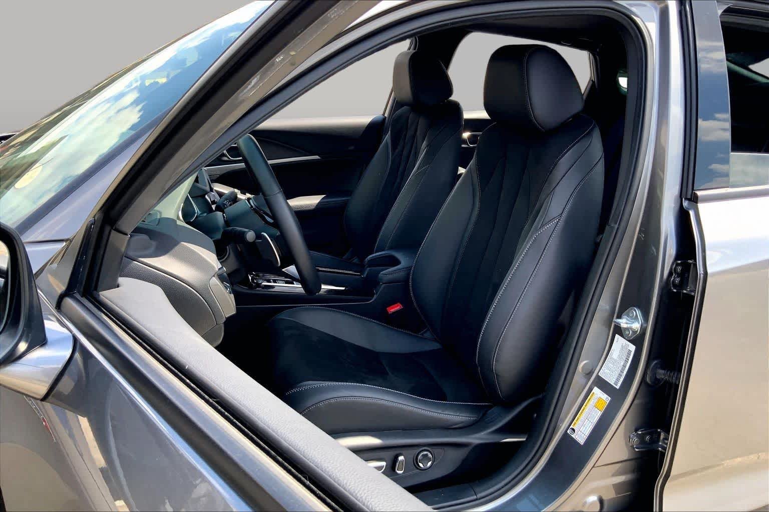Used 2024 Liquid Carbon Metallic Acura w/A-Spec Technology Package image 8
