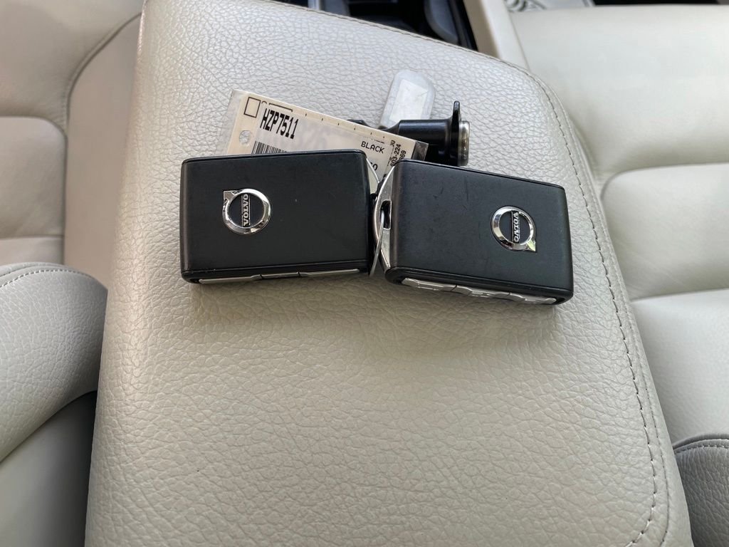 Used 2019 Blackstone Volvo T6 Momentum image 9