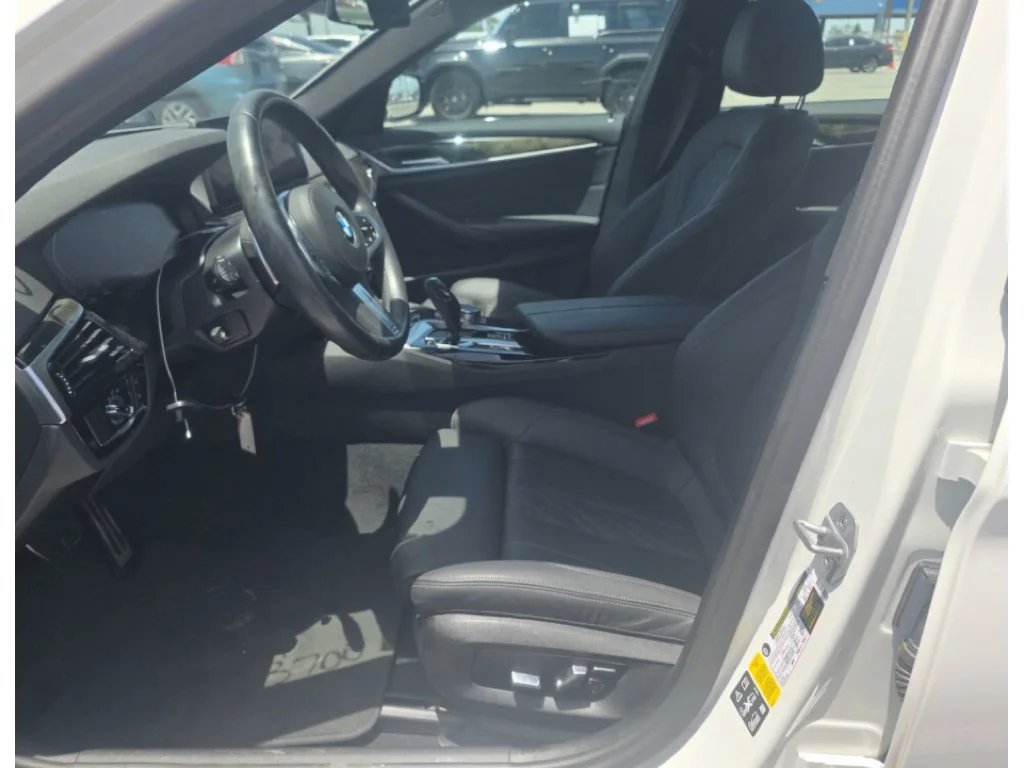 Used 2023 Alpine White BMW 530i xDrive image 2