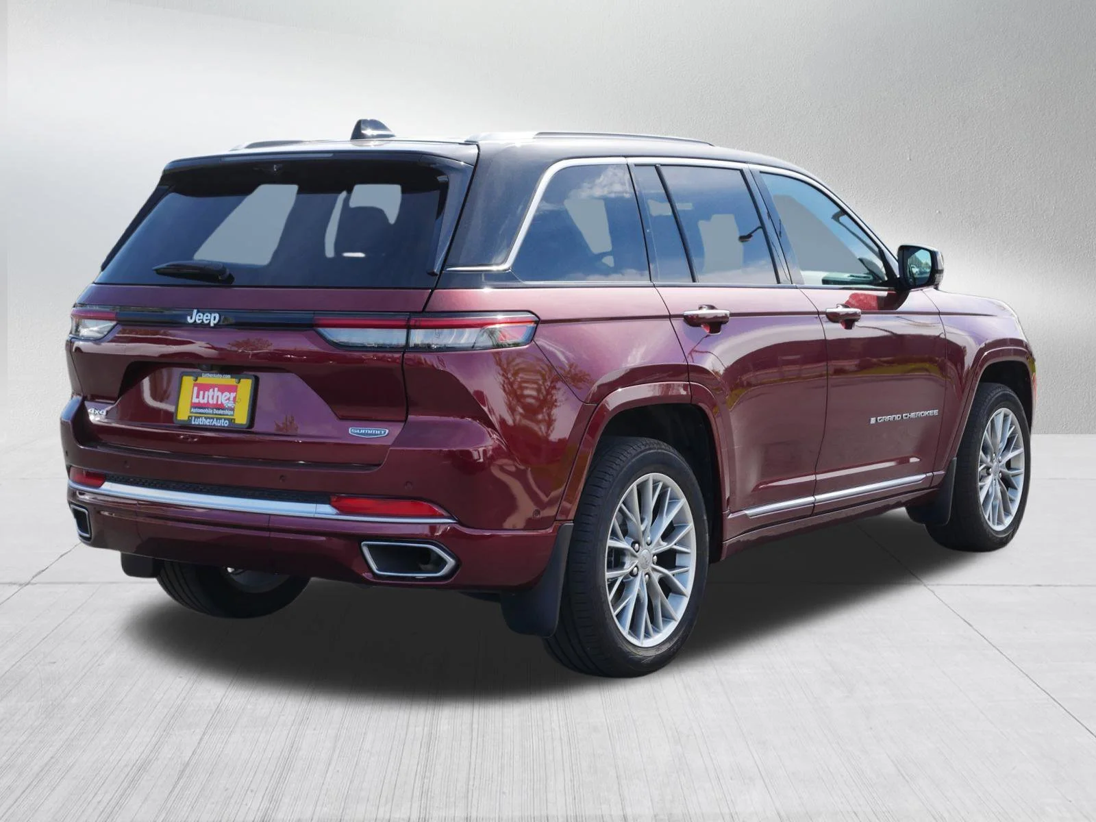 Used 2023 Velvet Red Pearlcoat Jeep Summit image 7