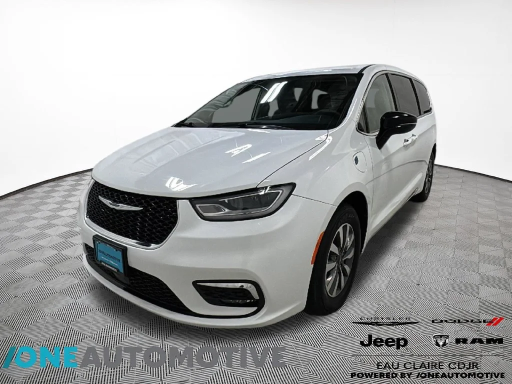 2024 Chrysler Pacifica PHEV