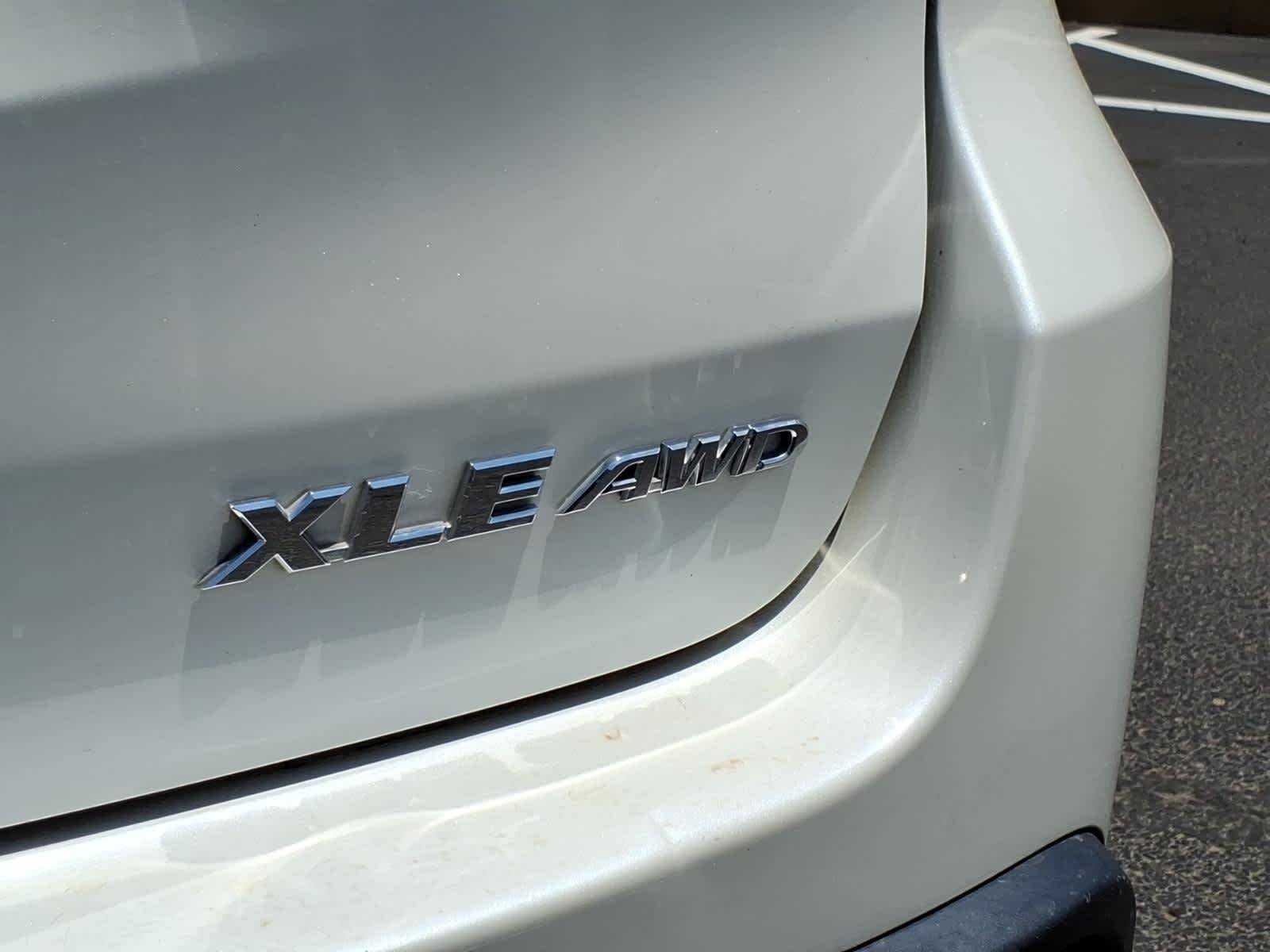 Used 2017 Blizzard Pearl Toyota XLE image 14