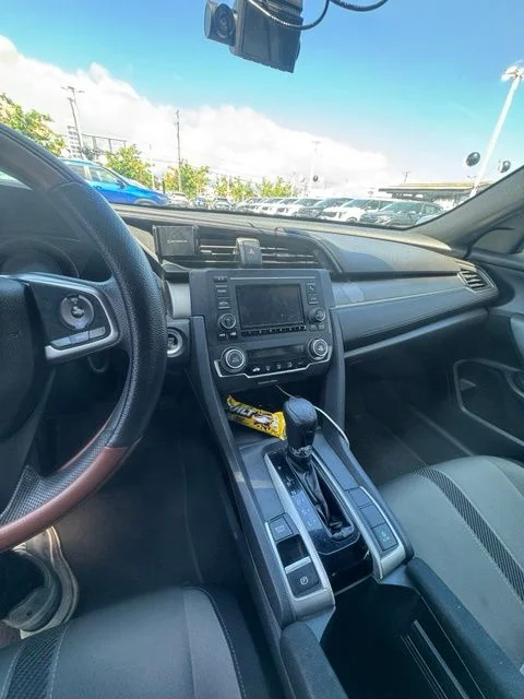 Used 2016 Black Honda LX-P image 8