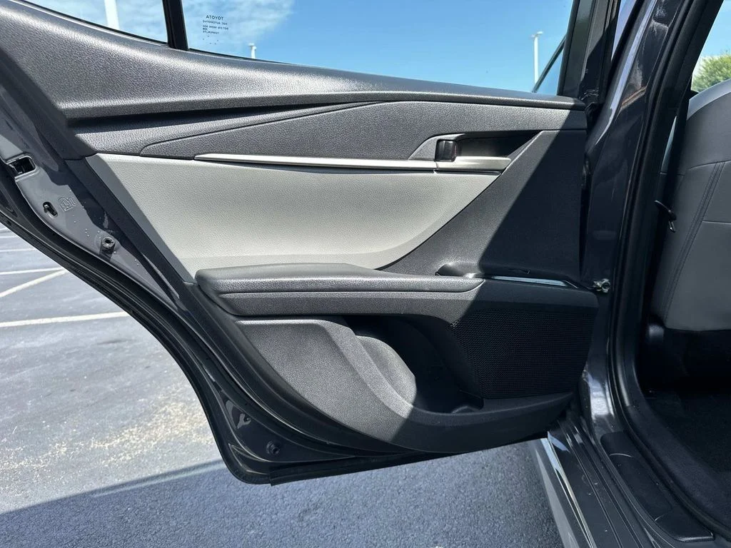 Certified Used 2025  Toyota SE image 13